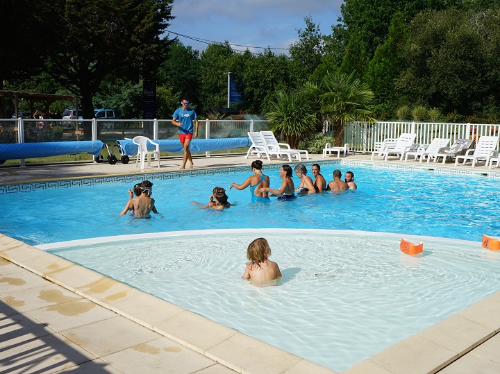 piscine du camping 4 étoiles à Lacanau