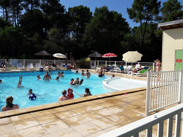 Camping piscine proche Carcans