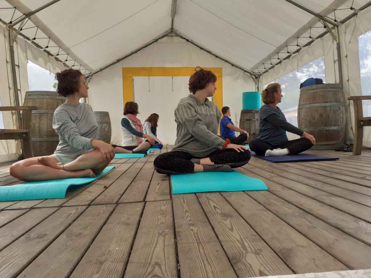 cours de yoga au coeur du camping